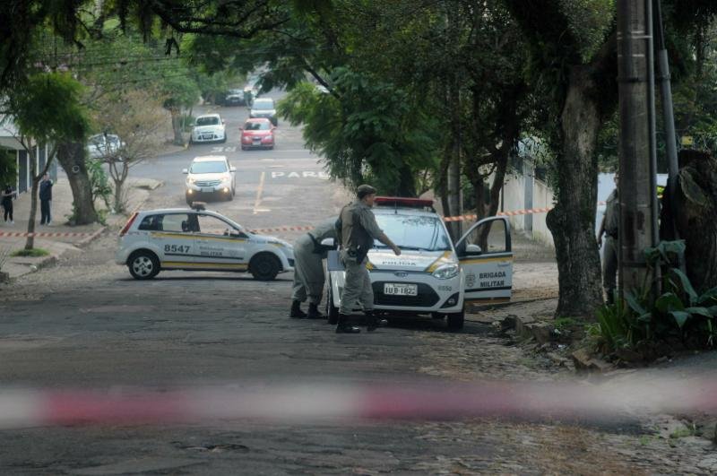 Sargento da BM &eacute; baleado durante tentativa de assalto em Porto Alegre