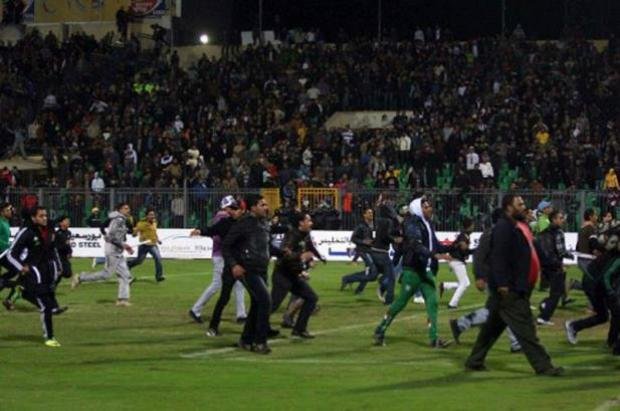 Briga em est&aacute;dio de Port Said deixou 74 mortos em 2012