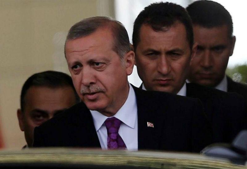 Recep Tayyip Erdogan aceitou ren&uacute;ncia de primeiro-ministro