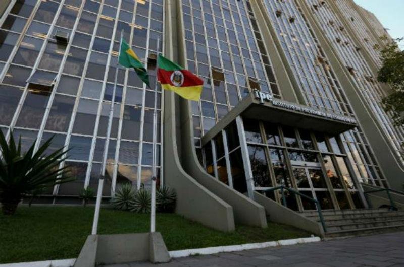 Suposta companhia de seguros est&aacute; entrando em contato com os benefici&aacute;rios e prometendo vantagens inexistentes