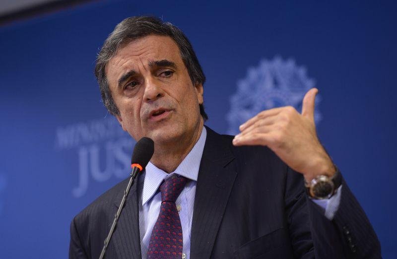 Cardozo admite aumentar tempo de interna&ccedil;&atilde;o para menores infratores