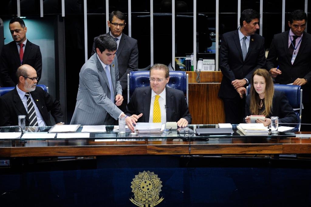 Renan Calheiros e parlamentares da base aliada afirmaram que a Casa vai derrubar o mandato de cinco anos para os senadores