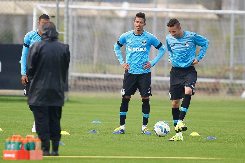 Luan voltou aos treinos do Gr&ecirc;mio depois de se recuperar de um problema g&aacute;strico