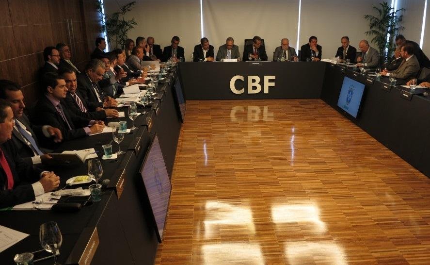 Presidentes s&oacute; poder&atilde;o concorrer mais uma vez e nova comiss&atilde;o buscar&aacute; manter equil&iacute;brio dos campeonatos