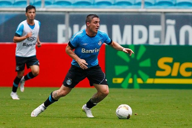 Gr&ecirc;mio est&aacute; de portas abertas para Cebolla, diz Bolzan