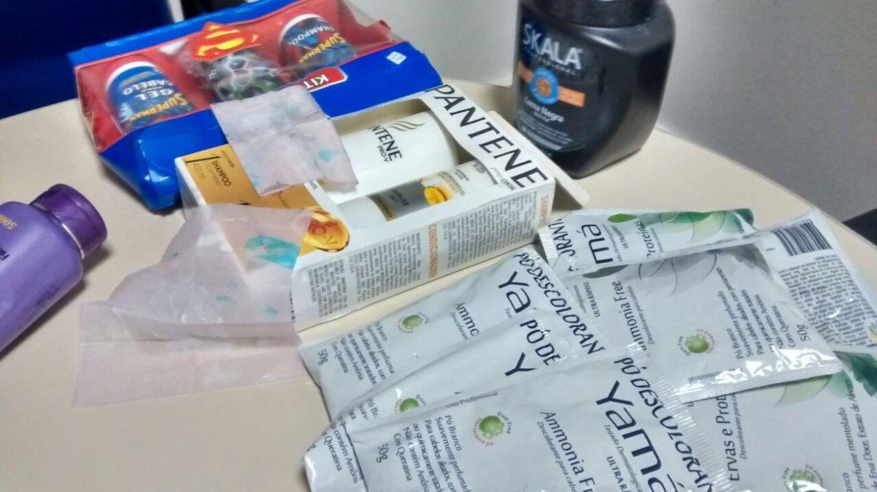 Droga estava escondida em embalagens de xampu