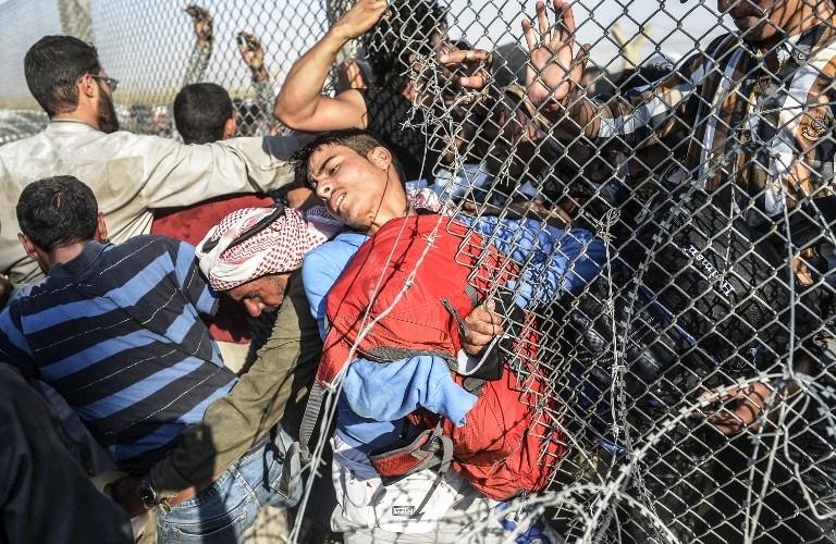 For&ccedil;as curdas conseguiram chegar &agrave; entrada de Tall Abyad, uma cidade da fronteira da S&iacute;ria