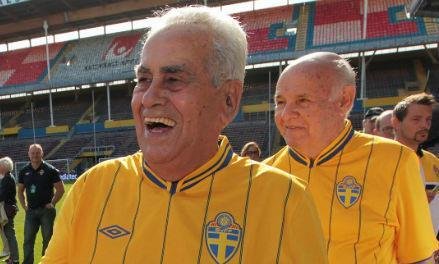 Ex-craque da Sele&ccedil;&atilde;o Zito &eacute; velado em Santos