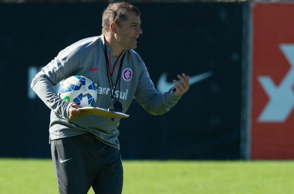 Aguirre admite que est&aacute; na hora de vencer fora de casa no Brasileir&atilde;o