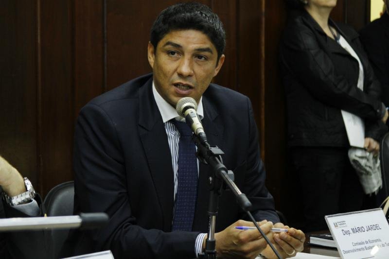 Irm&atilde;o de deputado e esposa do chefe de gabinete tinham sido nomeados