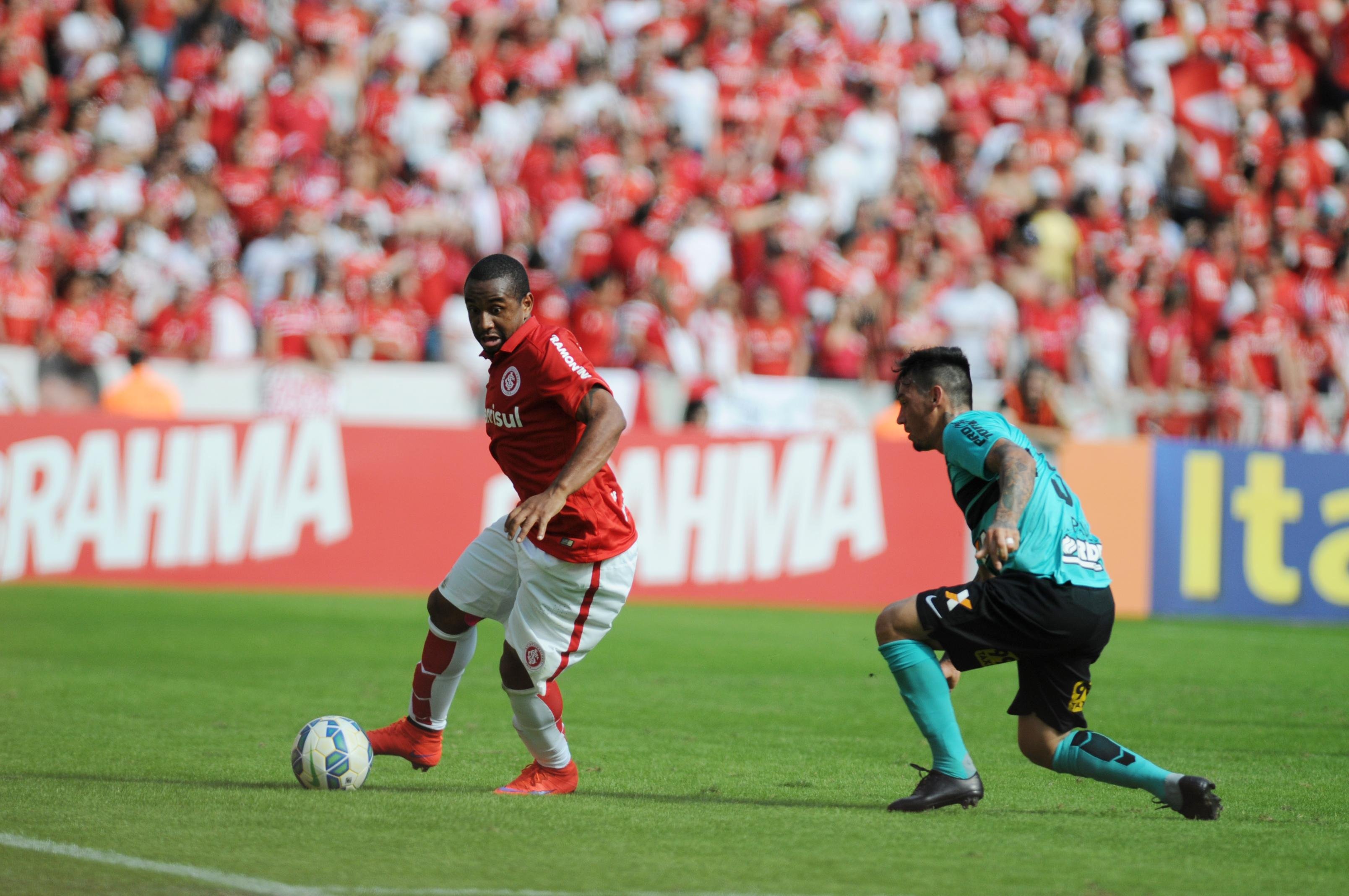 Anderson volta ao time depois de cumprir suspens&atilde;o