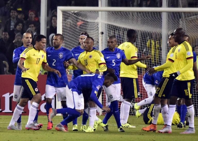 &Aacute;rbitro relatou ofensas de Neymar ap&oacute;s expuls&atilde;o