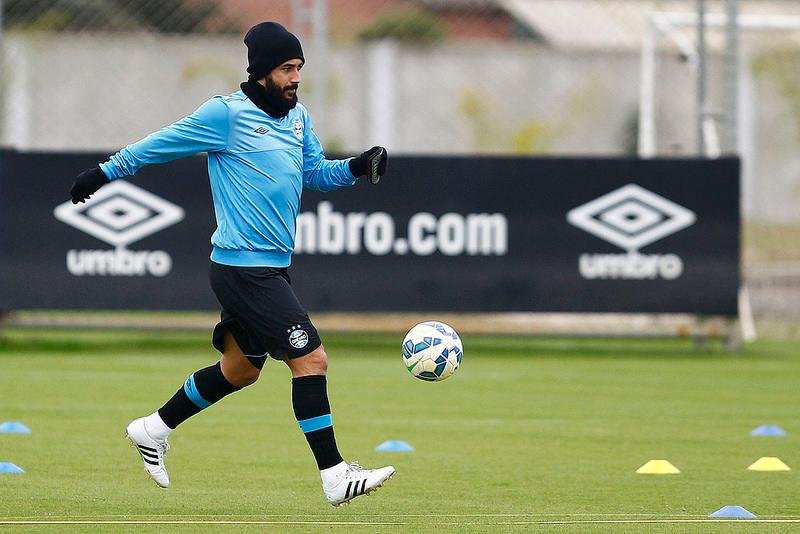 Douglas pede cuidado com o Palmeiras