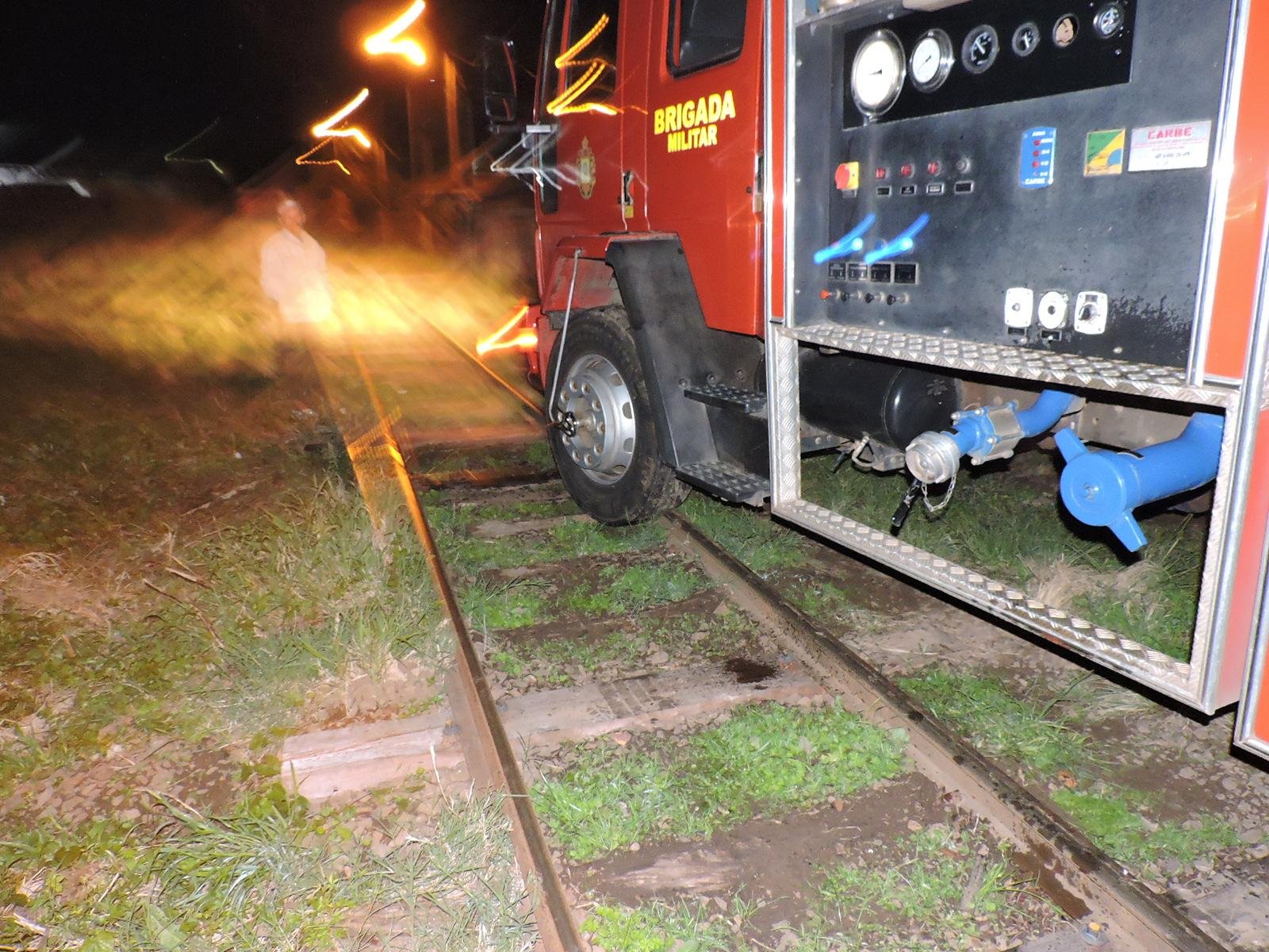 Mulher &eacute; suspeita de atear fogo em casa de vizinho