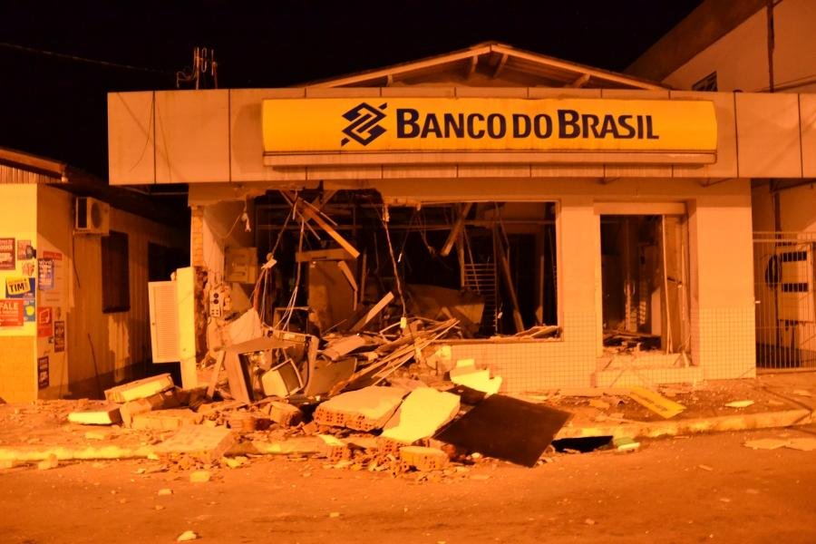 Quadrilha explodiu ag&ecirc;ncia do Banco do Brasil em Dois Lajeados