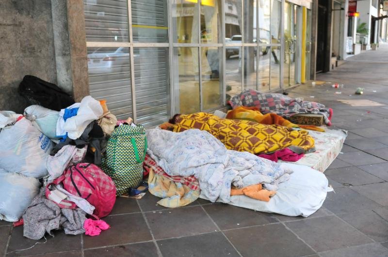Fasc lan&ccedil;ar&aacute; programa para atrair moradores de rua e pensa em receber tamb&eacute;m cachorros