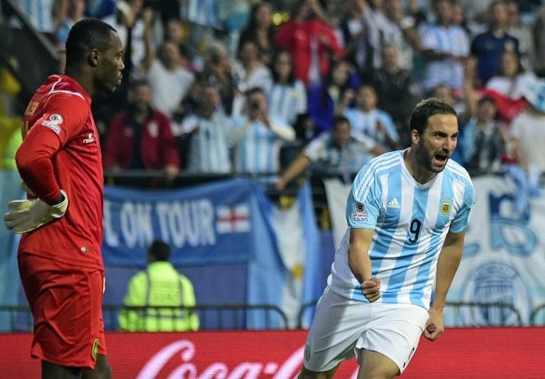 Argentina fica devendo futebol e vence a Jamaica por placar magro