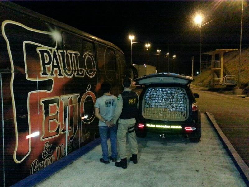 Mais 800 pacotes de maconha s&atilde;o encontrados em &ocirc;nibus de banda ga&uacute;cha