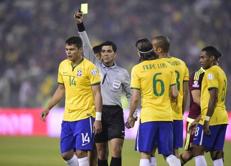 Thiago Silva pede para Neymar descansar as perninhas aben&ccedil;oadas