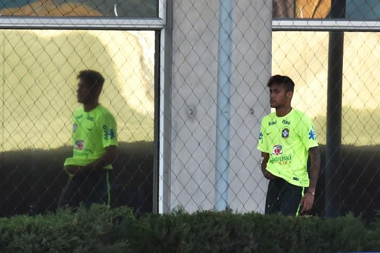Jogador foi punido depois de ser expulso na partida contra a Col&ocirc;mbia