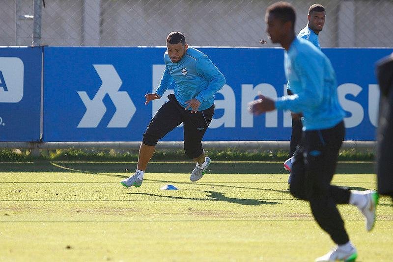 Edinho voltou ao elenco principal a pedido de Roger