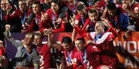 Campeões mundiais Sub-20 da Sérvia são recebidos por 50 mil torcedores