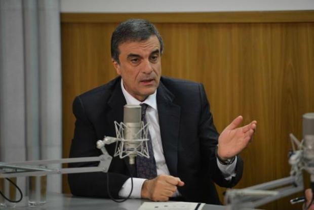 Mudan&ccedil;a na constitui&ccedil;&atilde;o acarretar&aacute; outras mudan&ccedil;as na legisla&ccedil;&atilde;o, afirma Cardozo