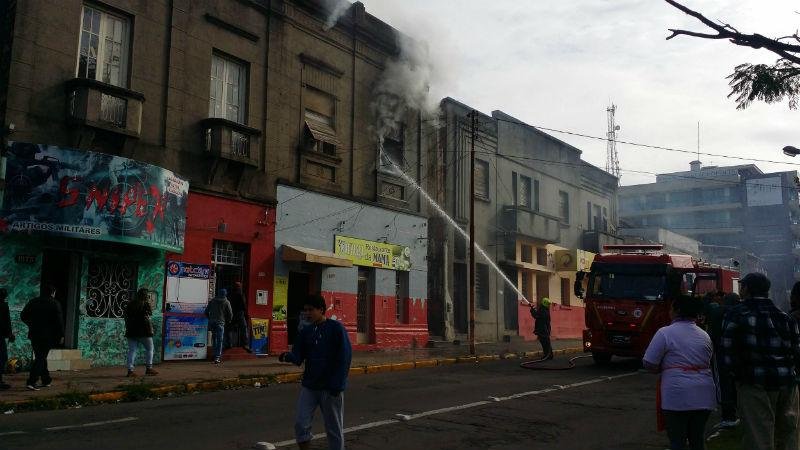 Fogo atingiu parte de pr&eacute;dio em Livramento