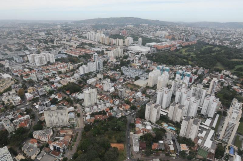 Manh&atilde; pode ter nevoeiro intenso com forte restri&ccedil;&atilde;o de visibilidade