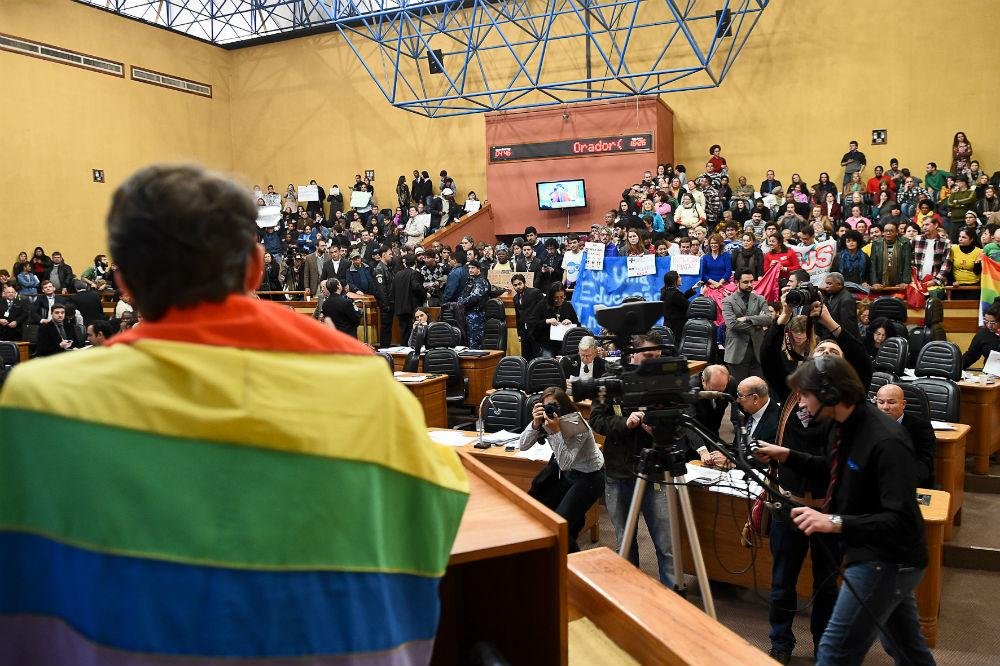 Sess&atilde;o gerou pol&ecirc;mica e discuss&otilde;es acaloradas, principalmente nas emendas de pol&iacute;ticas de g&ecirc;nero