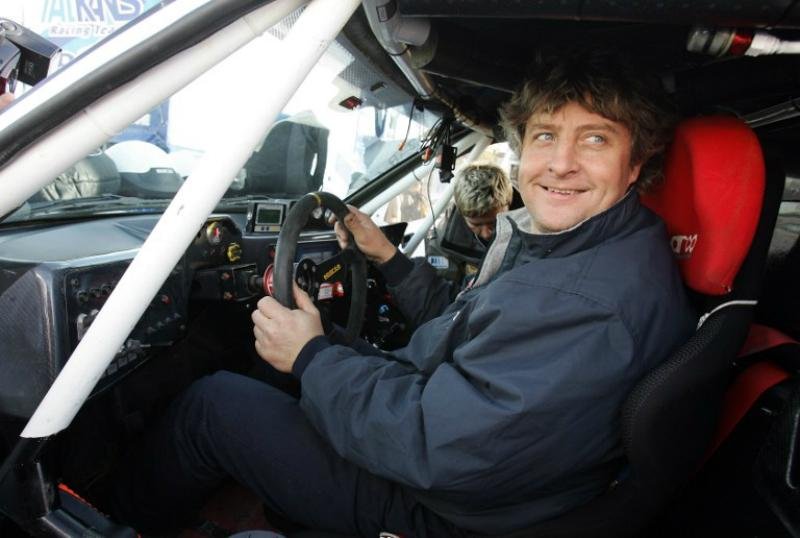 Navegador Laurent Bourgnon desaparece durante mergulho