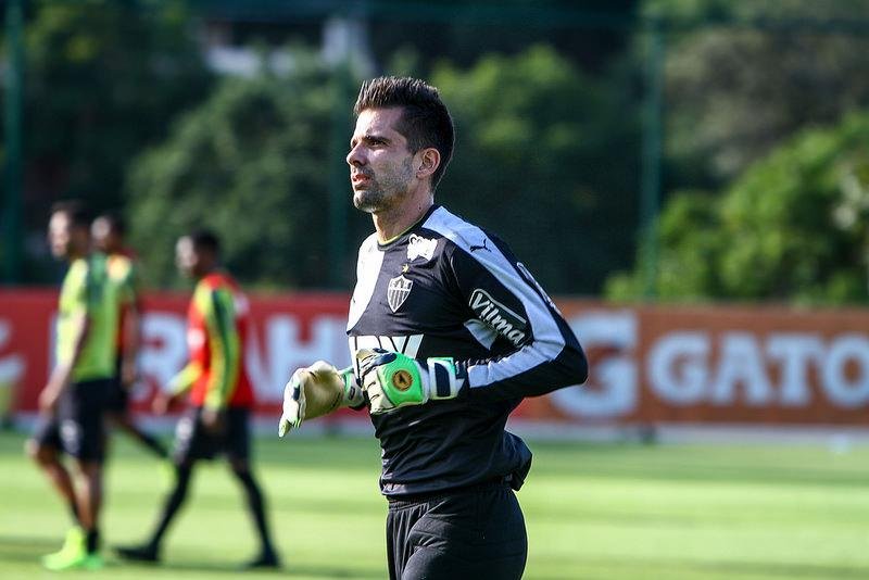 Gr&ecirc;mio cobrar&aacute; Atl&eacute;tico-MG na justi&ccedil;a por venda de Victor