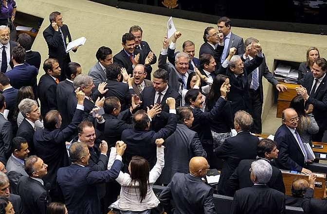 Redu&ccedil;&atilde;o de benef&iacute;cios da contribui&ccedil;&atilde;o patronal &agrave; previd&ecirc;ncia deve render R$ 10 bilh&otilde;es &agrave; Uni&atilde;o