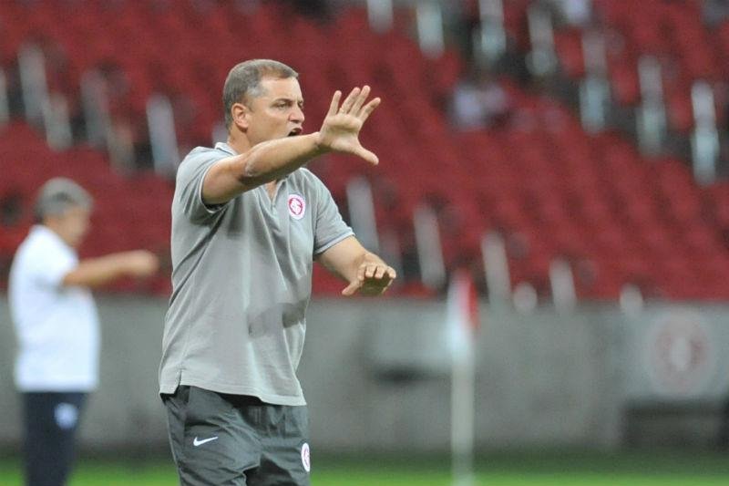 Aguirre quer Libertadores antes de comandar Uruguai 