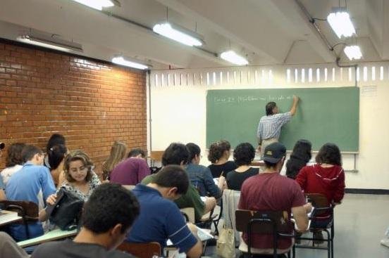 Fies ter&aacute; 61,5 mil vagas no segundo semestre e juros maiores