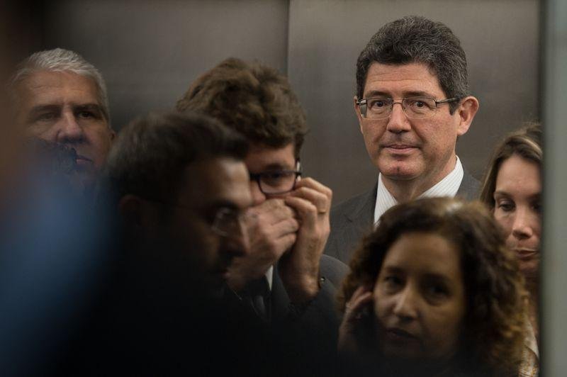 Ministro j&aacute; recebeu alta  e deve acompanhar a presidente Dilma em uma visita aos Estados Unidos