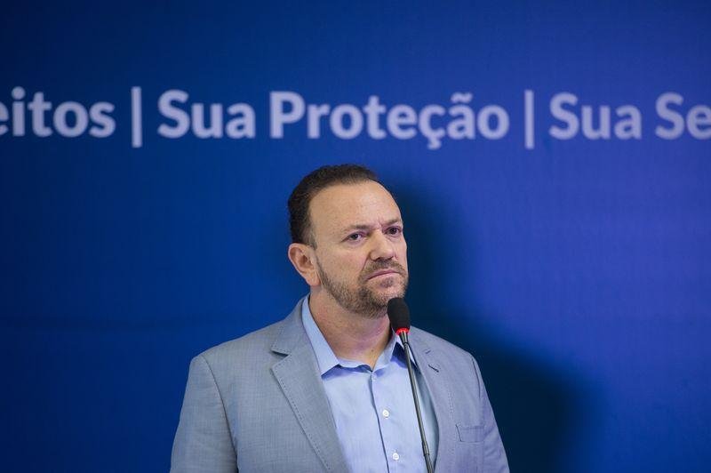 N&atilde;o h&aacute; fundamento legal para impeachment, diz Edinho Silva
