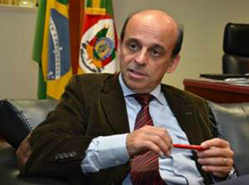 Aquino articula mudan&ccedil;a na LDO