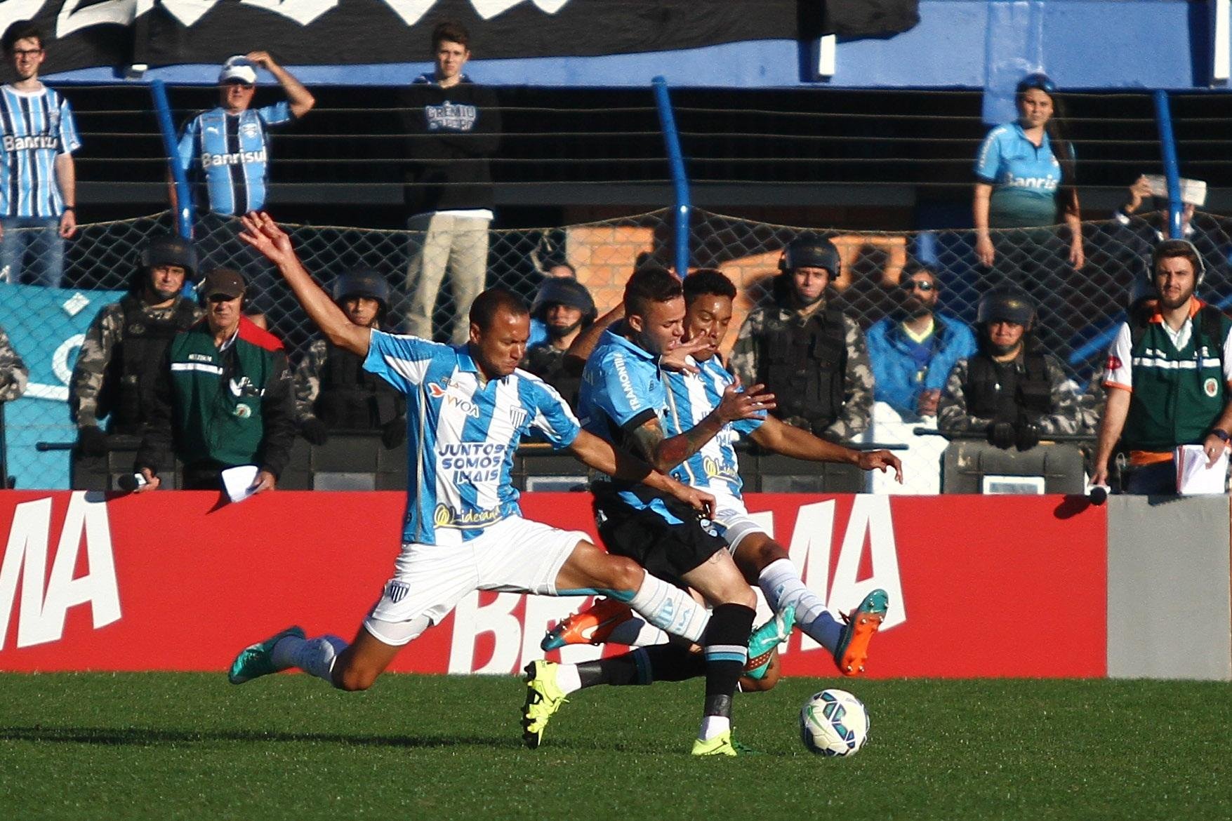 Presidente destacou desempenho do "principal respons&aacute;vel pelas jogadas do Gr&ecirc;mio"