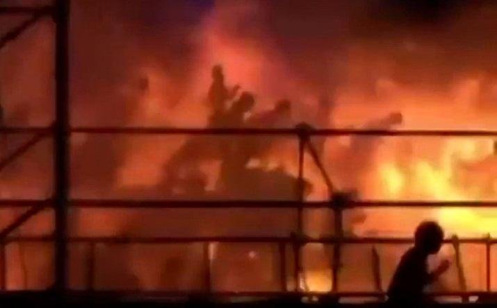 Testemunhas relataram "cenas de inferno" com pessoas em chamas correndo aterrorizadas