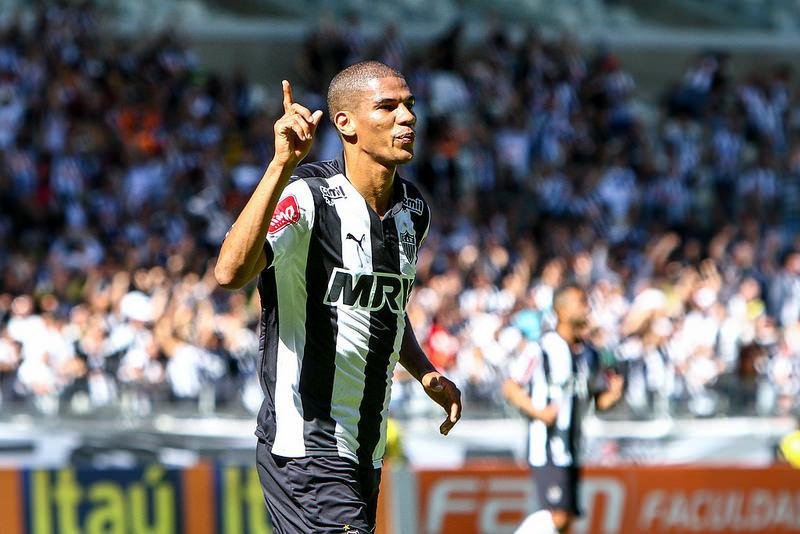 Leonardo Silva marcou o &uacute;nico gol da partida