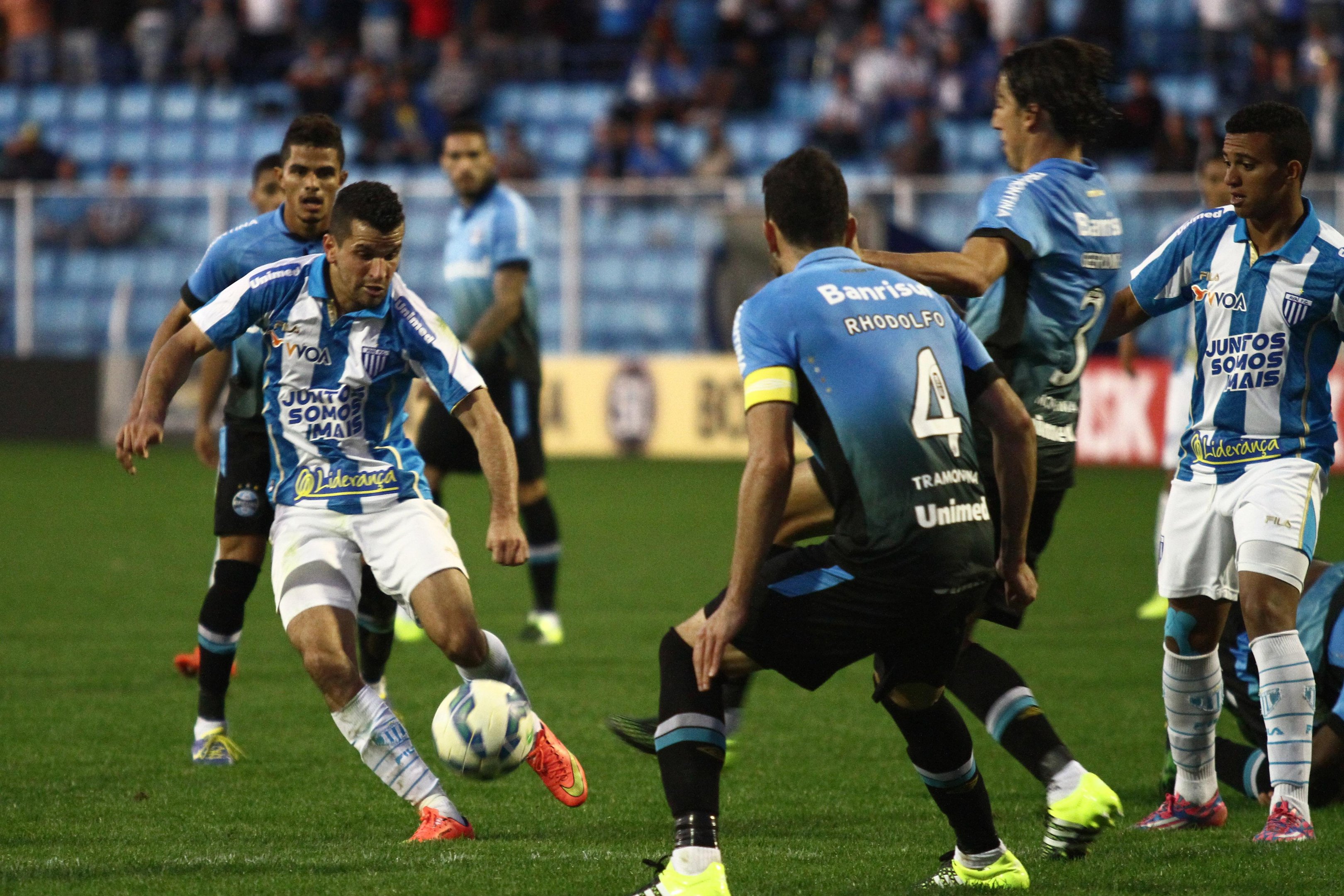 Vit&oacute;ria contra o Ava&iacute; foi a primeira fora de casa neste Brasileir&atilde;o