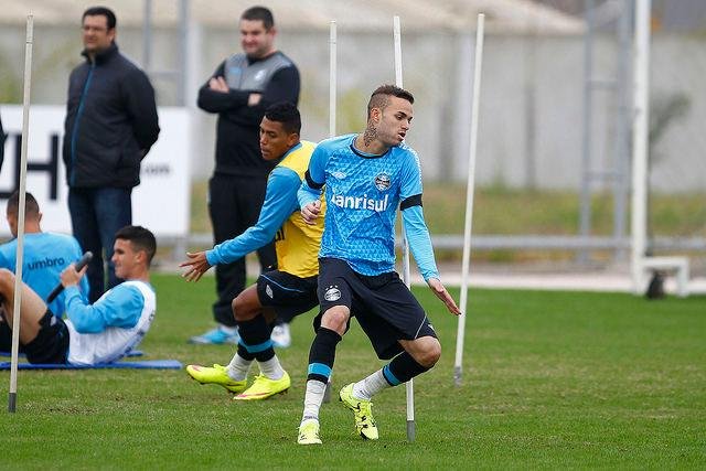 Bolzan garante perman&ecirc;ncia de atletas por crescimento do Gr&ecirc;mio 