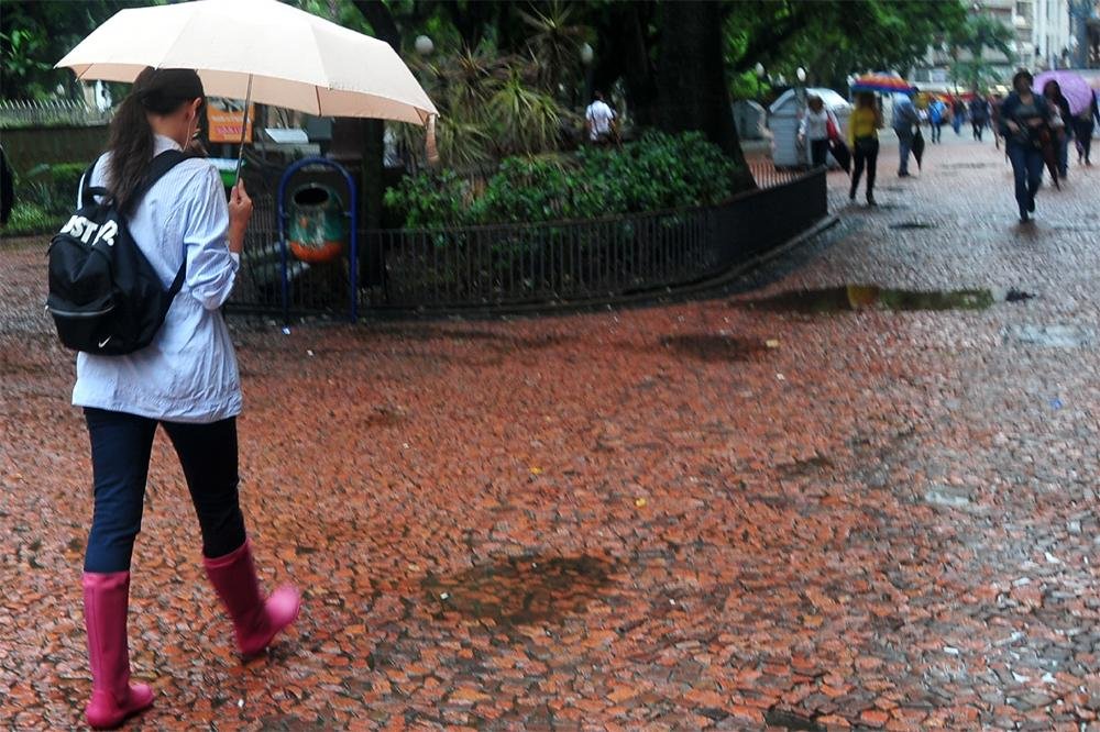 Pontos do Centro e do Norte do Estado podem ter precipita&ccedil;&atilde;o forte