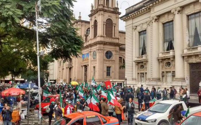 Agricultores esperam audi&ecirc;ncia com Sartori