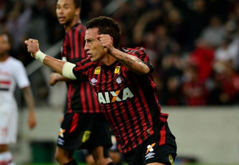 Clube do Paran&aacute; avan&ccedil;a na tabela e ocupa o quarto lugar no Brasileir&atilde;o