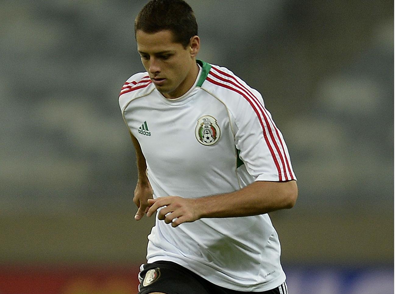 Chicarito Hern&aacute;ndez fratura clav&iacute;cula em jogo do M&eacute;xico 
