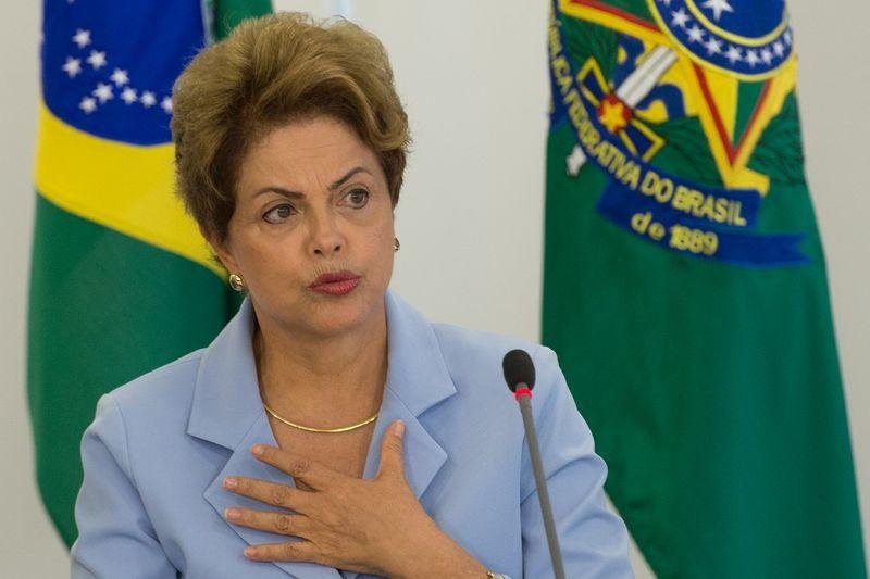 SPM pede investiga&ccedil;&atilde;o e puni&ccedil;&atilde;o de autores de adesivos ofensivos a Dilma
