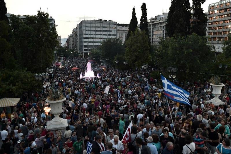 Popula&ccedil;&atilde;o grega j&aacute; realizou diversas manifesta&ccedil;&otilde;es 