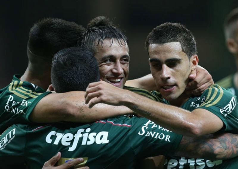 Verd&atilde;o definiu o 2 a 0 com dois gols de Dudu ainda no primeiro tempo
